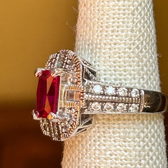 Sterling silver 925 ring red stone and CZ - Picture 4 of 7